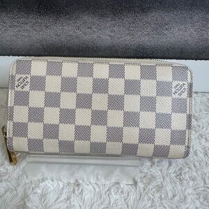 Louis Vuitton Cream and Gray Checkered Wallet